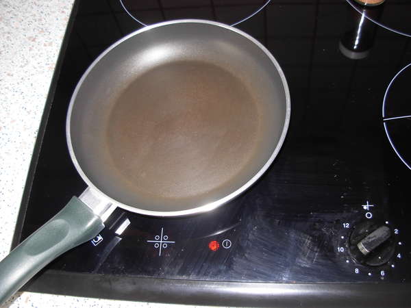 fichier 20120226_1641_recette_quiche_lardons_yaourt_fromage_poele_chaude-0.jpg