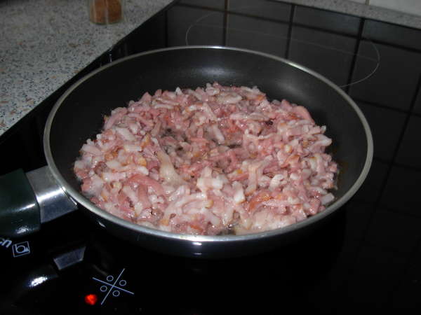 fichier 20120226_1642_001recette_quiche_lardons_yaourt_fromage_faire_chauffer_lardons-0.jpg