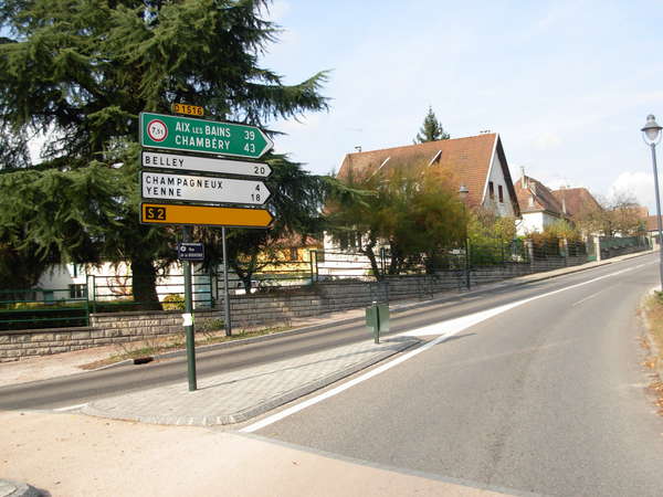 fichier 20111031_1331_001d1516_route_saint_genix_sur_guiers_panneau-0.jpg