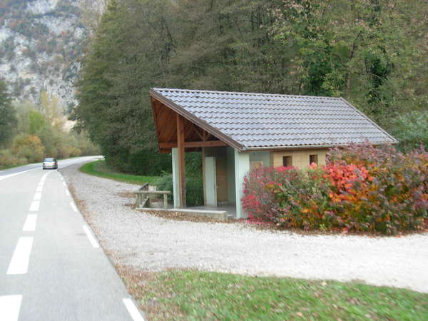 fichier 20111031_1432_002d921d_route_toilettes_fontaine-0.jpg