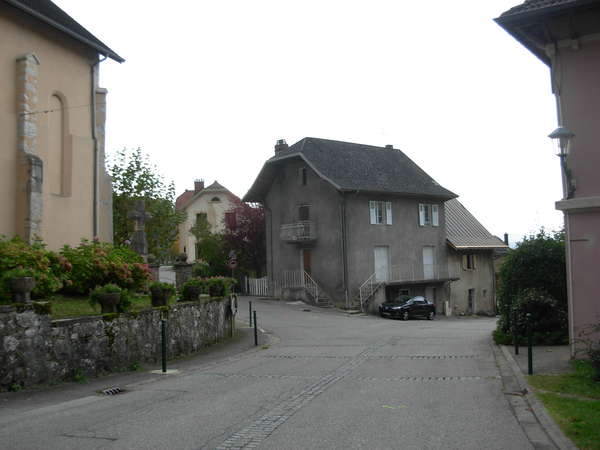 fichier 20111031_1449_002d921d_route_aiguebelette_le_lac_prendre_a_gauche-0.jpg