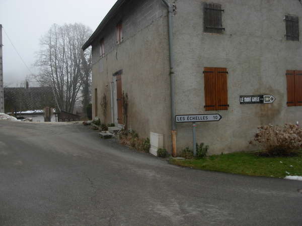 fichier 20111031_1524_002d39_route_attignat_oncin_eglise_prendre_a_gauche-0.jpg