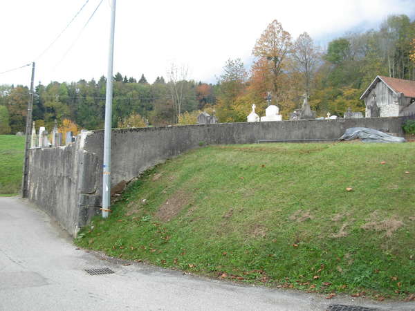fichier 20111031_1530_001d39_route_attignat_oncin_cimetiere-0.jpg