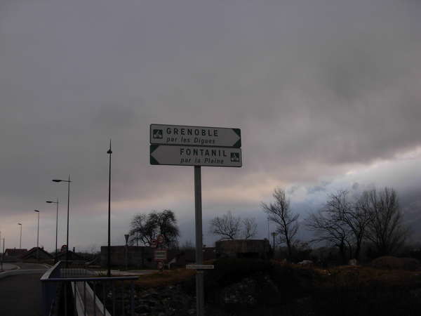 fichier 20111031_1712_004pc_route_panneau_vers_grenoble-0.jpg