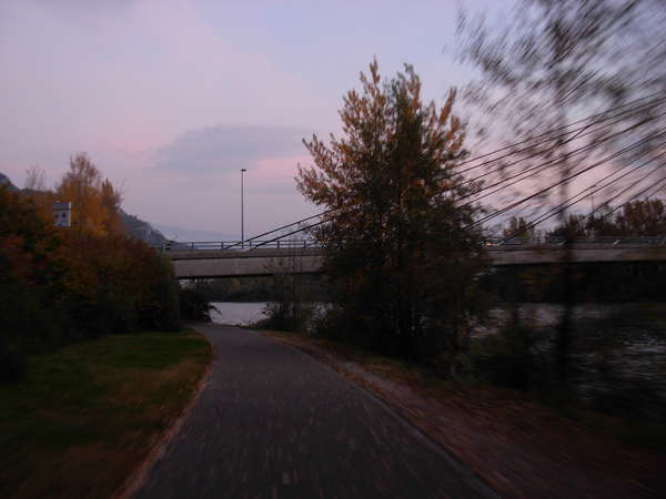 fichier 20111031_1733_002pc_route_avant_pont_oxford-0.jpg