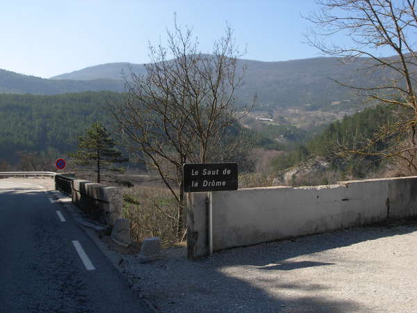 fichier 20110323_1117_001d93_route_le_saut_de_la_drome_panneau-0.jpg