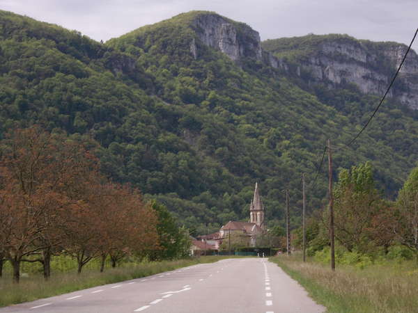 fichier 20120508_1055_002d1532_route_arrivee_cognin_les_gorges-0.jpg
