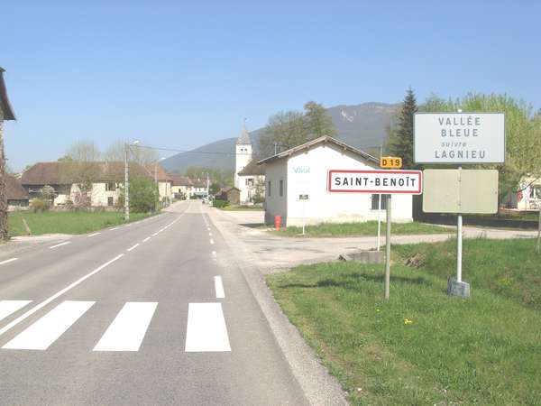 fichier 20110409_1146_001d19_route_saint_benoit_panneau-0.jpg