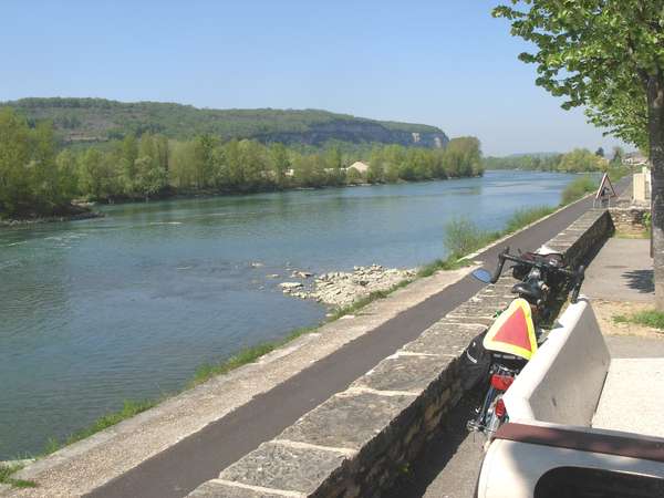 fichier 20110409_1256_002d19_route_sault-brenaz_velo_long_du_rhone-0.jpg