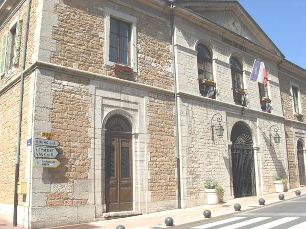 fichier 20110409_1323_004d122_route_lagnieu_mairie_suivre_bourg-0.jpg