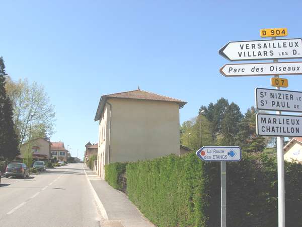 fichier 20110409_1425_d904_route_chalamont_panneau_route_des_etangs-0.jpg