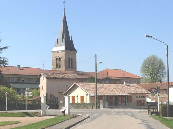 fichier 20110409_1534_001d27b_route_saint_trivier_sur_moignans_eglise-0.jpg