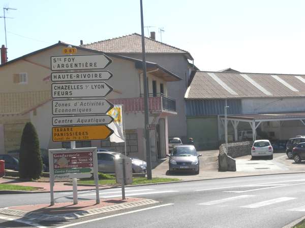 fichier 20110410_1245_050d81_route_saint_laurent_de_chamousset_suivre_d81-0.jpg