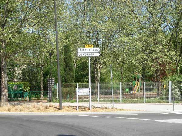 fichier 20110410_1508_001d386_route_givors-0.jpg