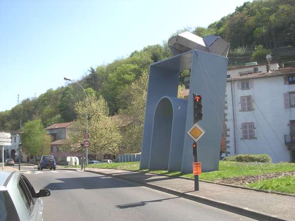 fichier 20110410_1510_002d386_route_givors_prendre_a_gauche-0.jpg