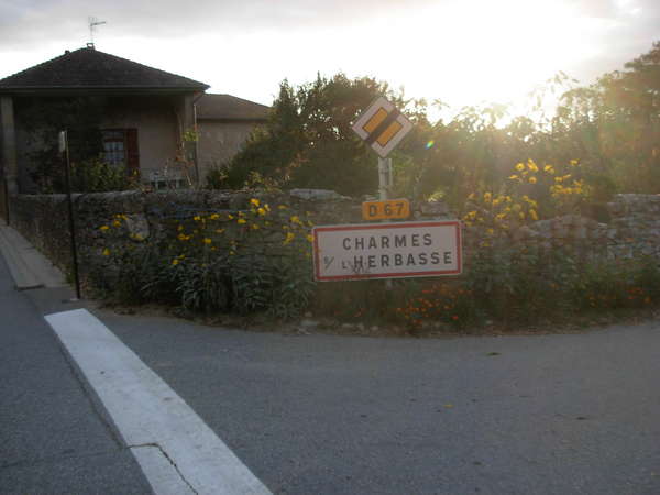 fichier 20111007_0840_001d67_route_charmes_sur_herbasse_panneau-0.jpg