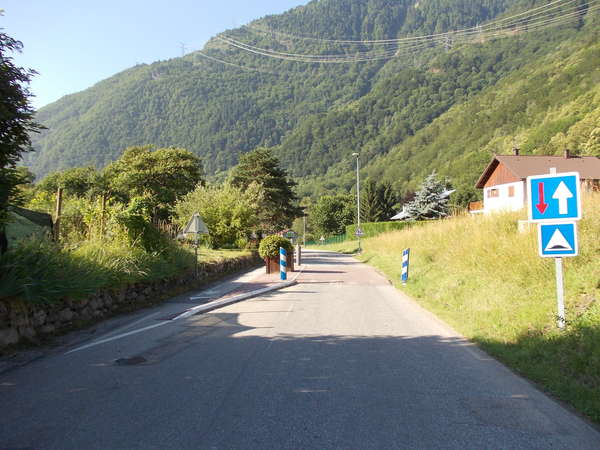 fichier 20120616_0845_004d66_route_rognaix_retrecissement02-0.jpg