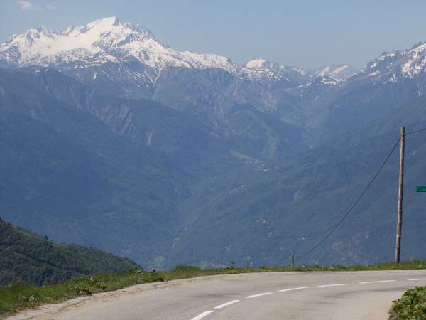 fichier 20120616_1106_005d213_route_col_de_la_madeleine_vue_vallee_des_villards-0.jpg