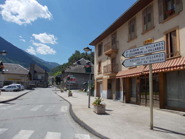 fichier 20120616_1259_001d927_route_saint_etienne_de_cuines_panneau-0.jpg