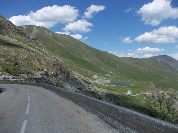 fichier 20120616_1539_005d926_route_col_de_la_croix_de_fer_descente_vallee_arvan-0.jpg