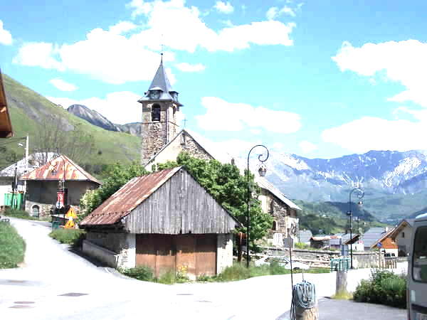 fichier 20120616_1555_d926_route_saint_sorlin_darves_eglise-0.jpg