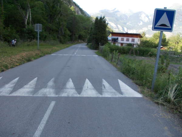 fichier 20120616_1757_d110_route_la_combe_des_moulins_ralentisseur01-0.jpg