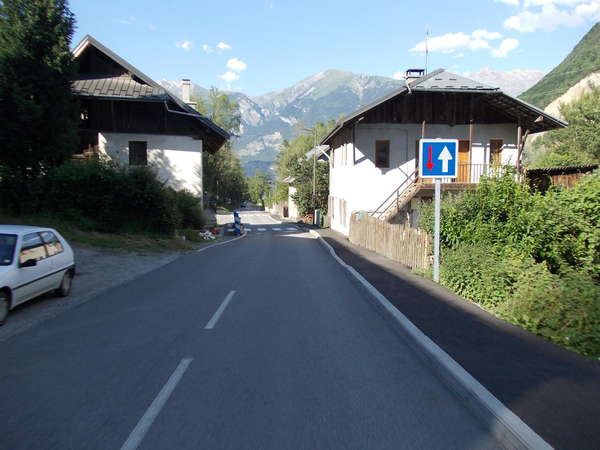 fichier 20120616_1758_004d110_route_la_combe_des_moulins_retrecissement-0.jpg