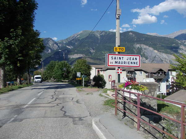 fichier 20120616_1803_002d110_route_saint_jean_de_maurienne_panneau-0.jpg