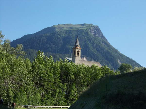 fichier 20120616_1901_001d78_route_vue_eglise_notre_dame_de_lassomption_de_fontcouverte_depuis_les_enversees-0.jpg