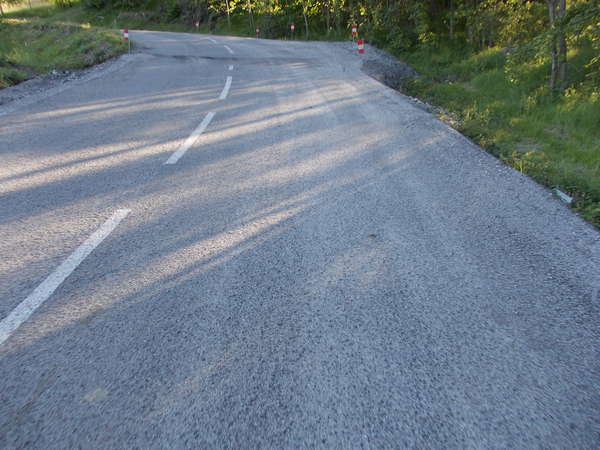 fichier 20120616_1925_001d78a_route_gravillons-0.jpg