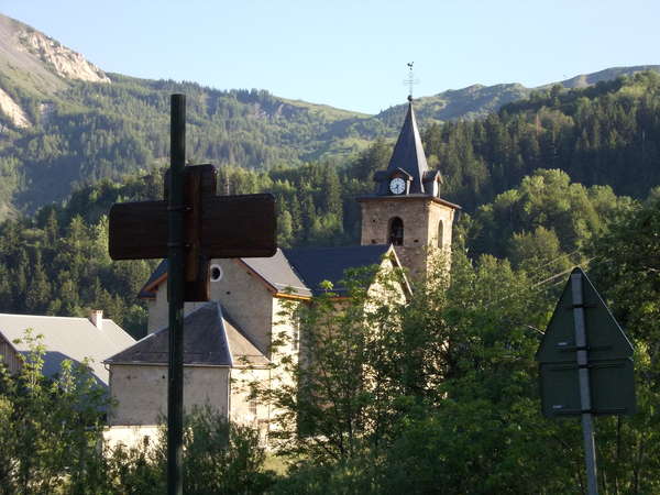 fichier 20120616_1928_d78a_route_villarembert_eglise-0.jpg
