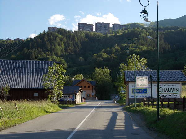 fichier 20120616_1929_004d78a_route_villarembert_vue_vers_le_corbier-0.jpg