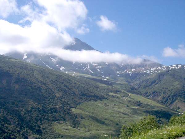 fichier 20120623_1010_001d213_route_vue_vers_cheval_noir_dans_les_nuages-0.jpg