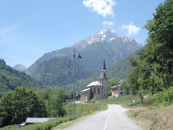 fichier 20120623_1303_d927_route_saint_colomban_des_villards_eglise-0.jpg