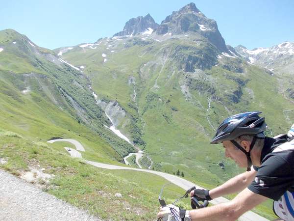 fichier 20120623_1512_001d927_route_pascal_devant_virage_et_sambuis-0.jpg