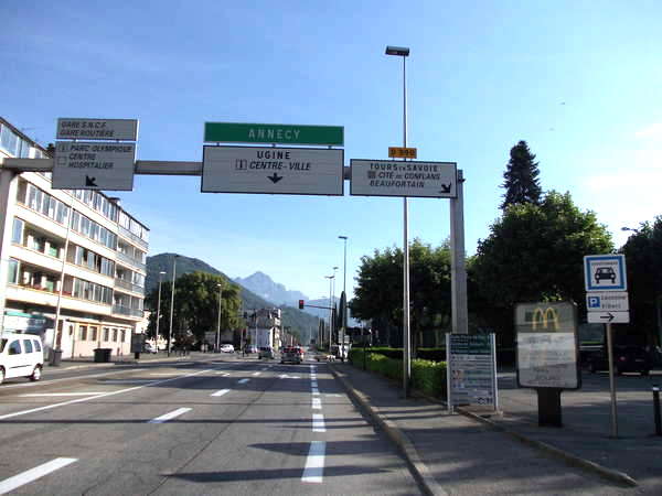 fichier 20120602_0818_002d1212_route_albertville_panneau_droite-0.jpg