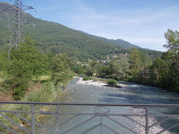 fichier 20120602_0909_003d66_route_cevins_pont_isere-0.jpg