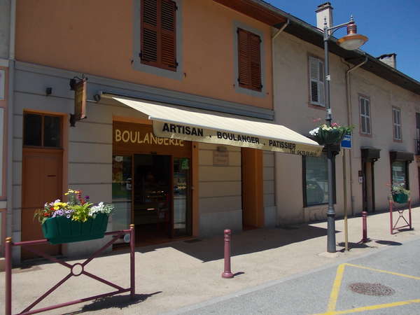 fichier 20120602_1227_d213_route_la_chambre_boulangerie_droite-0.jpg