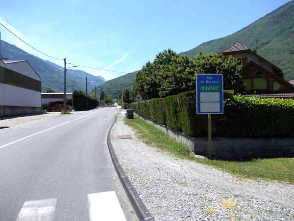 fichier 20120602_1313_002d927_route_saint_etienne_de_cuines_panneau_col_glandon_ouvert-0.jpg