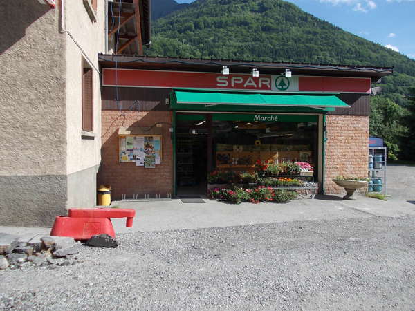 fichier 20120602_1720_d526_route_allemont_superette-0.jpg