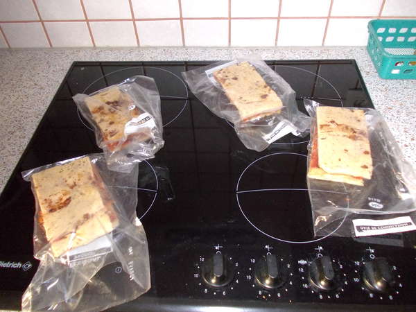 fichier 20120706_2035_preparatif_pizza_au_miel_sucre_sale_sachets-0.jpg