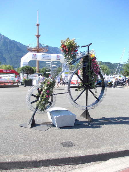 fichier 20120707_1648_001preparatif_albertville_devant_depart-0.jpg