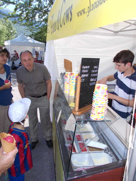 fichier 20120707_1651_preparatif_albertville_glaces-0.jpg