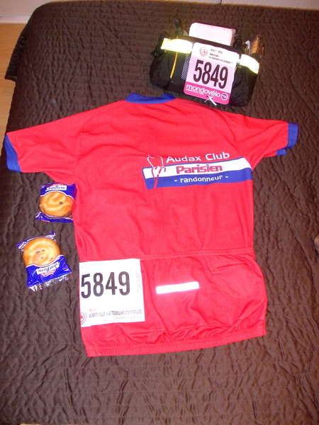 fichier 20120707_2227_preparatif_albertville_maillot_dossard_dans_le_dos-0.jpg