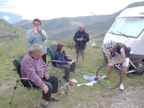 fichier 20120708_1023_001d213_route_spectateurs_crevaison-0.jpg