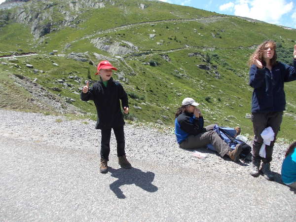 fichier 20120708_1347_002d926_route_col_de_la_croix_de_fer_spectateurs-0.jpg