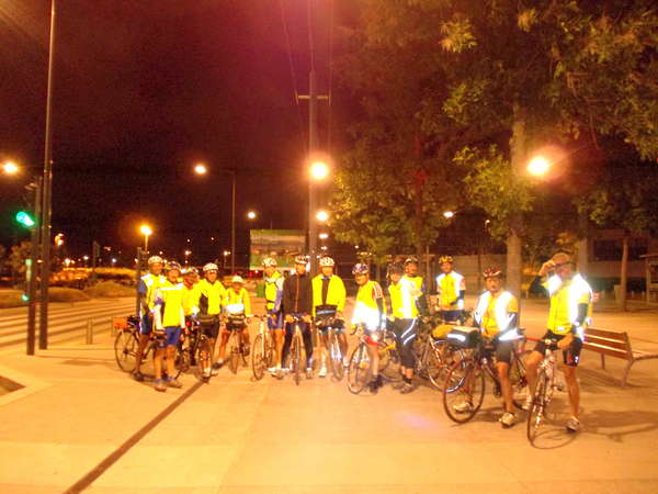 fichier 20120721_0409_002grenoble_randonneurs_depart-0.jpg