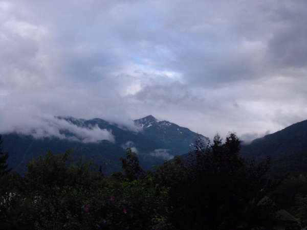 fichier 20120721_0744_001d990_route_ciel_bleu_sur_montagne-0.jpg