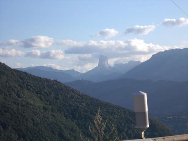 fichier 20120721_1929_001d529_route_vue_sur_mont_aiguille-0.jpg