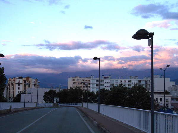 fichier 20120721_2057_001pc_route_coucher_de_nuages_sur_belledonne-0.jpg